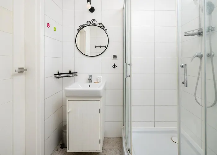 شقة Park Zrodliska Comfort By Bookinghost